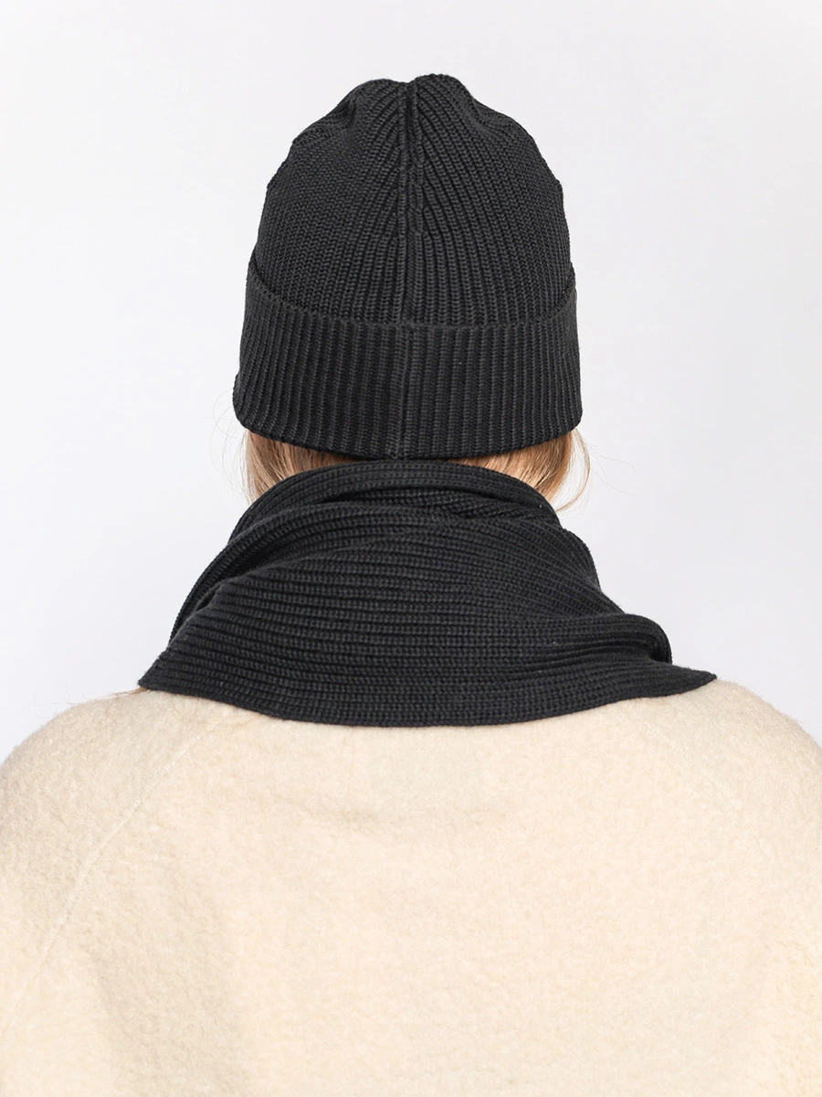 Комплект шапка и шарф черного цвета из смешанного хлопка и кашемира